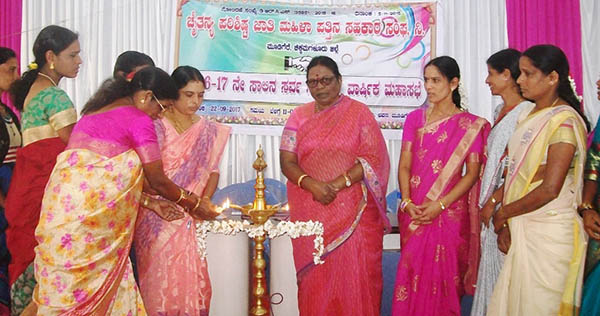 ಮಹಿಳೆಯರು ಆರ್ಥಿಕ ಸಬಲರಾಗಲಿ: ಡಾ.ಮೋಟಮ್ಮ